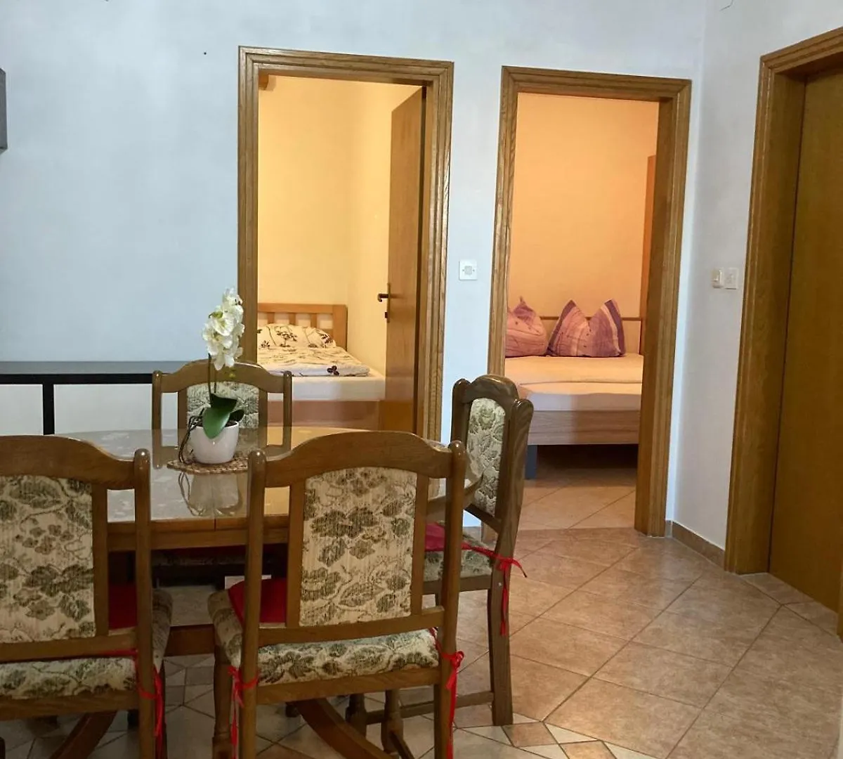 Apartmani Lacic فير 0*,